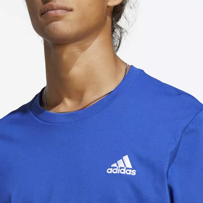 ADIDAS MEN'S SMALL LOGO BLUE TEE