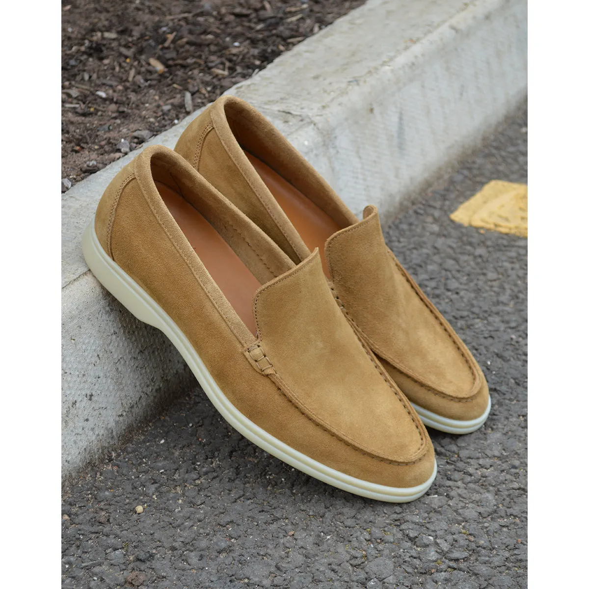 Berwick 1707 Flex Walk Loafer (5365) - Kudu Reverse Suede In Peanut