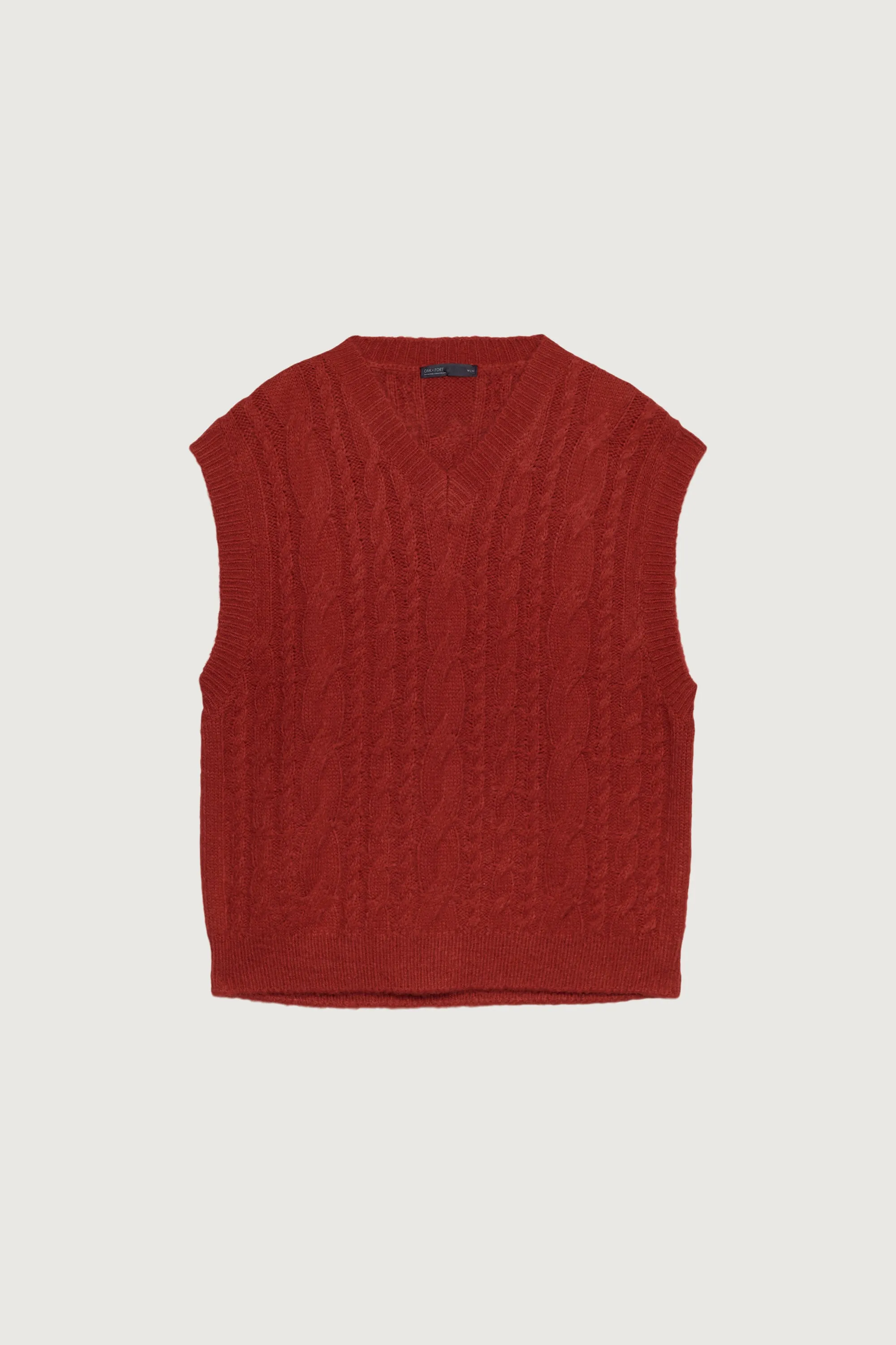 CABLE KNIT SWEATER VEST