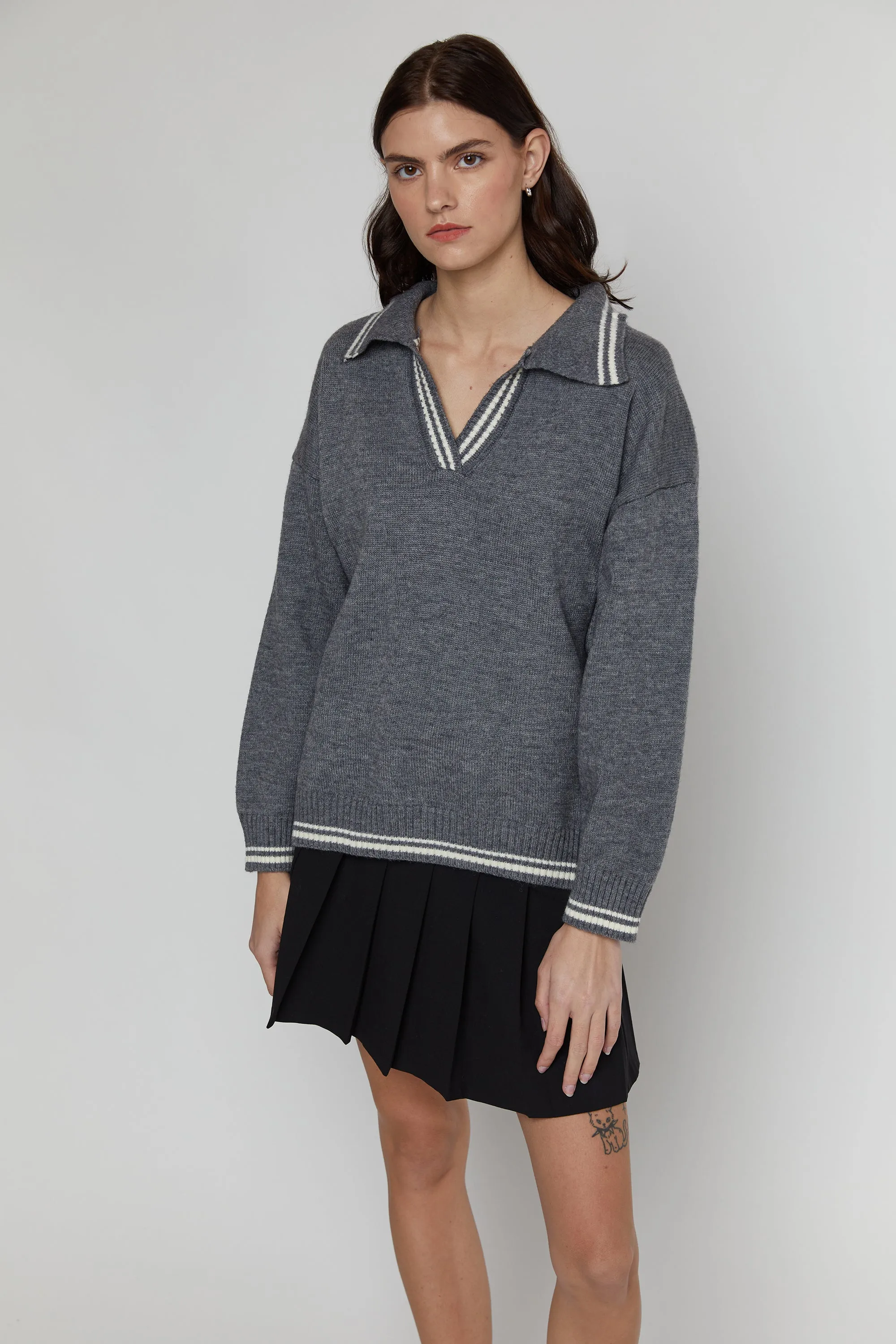 CONTRAST TRIM COLLARED SWEATER