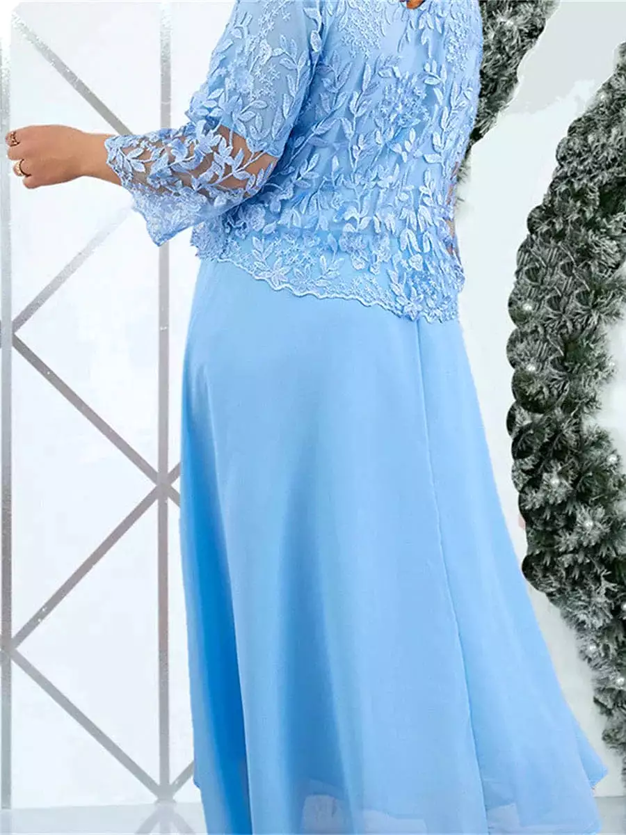 Elegant Plus Size Lace Maxi Dress with Ruched Neck