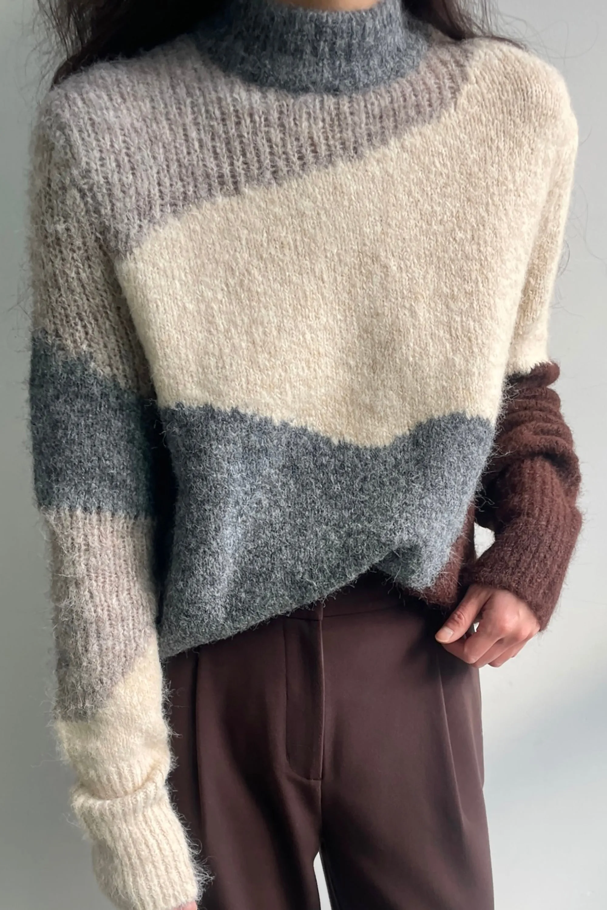 INTARSIA KNIT SWEATER