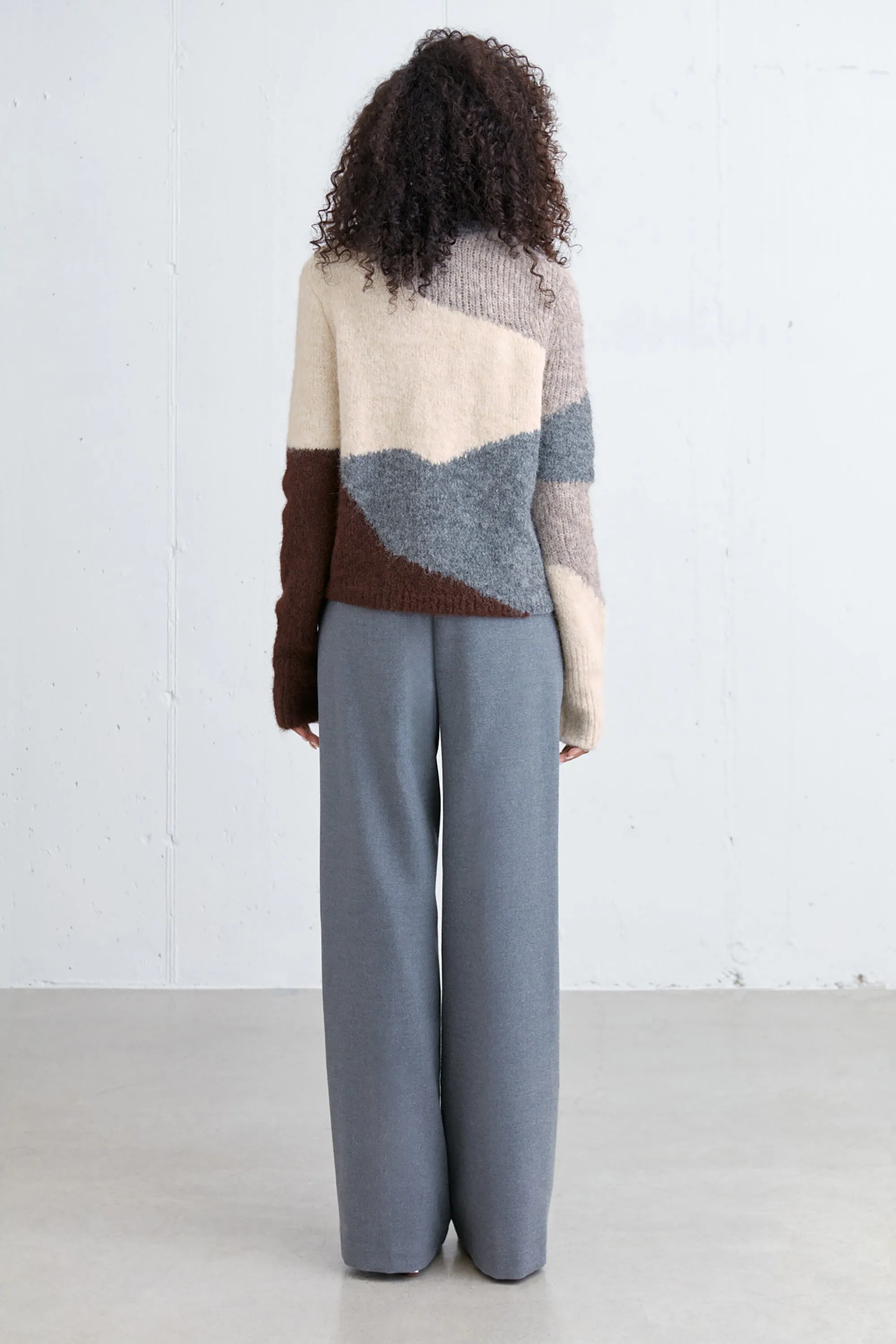 INTARSIA KNIT SWEATER