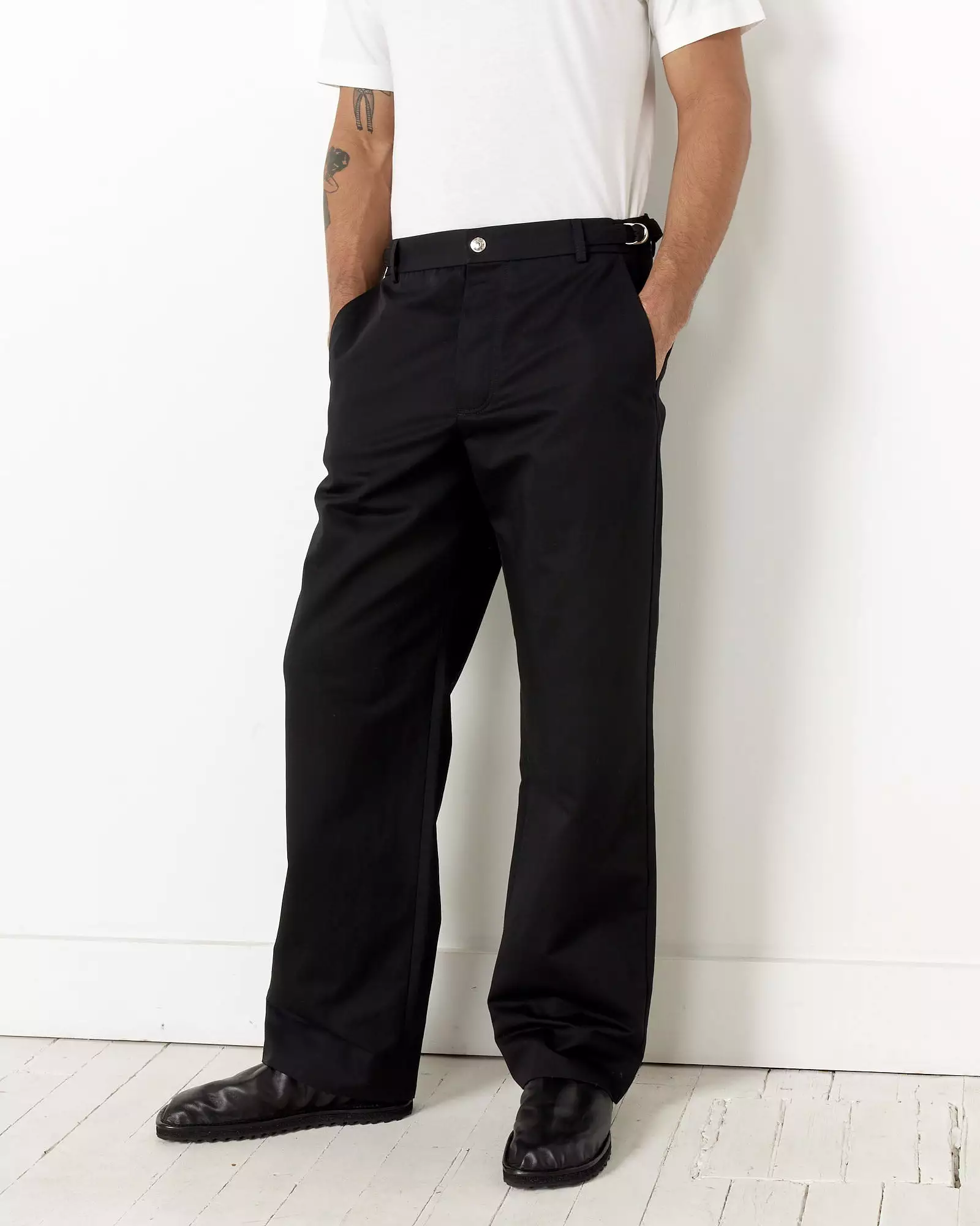 Le Pantalon Jean Trousers in Black