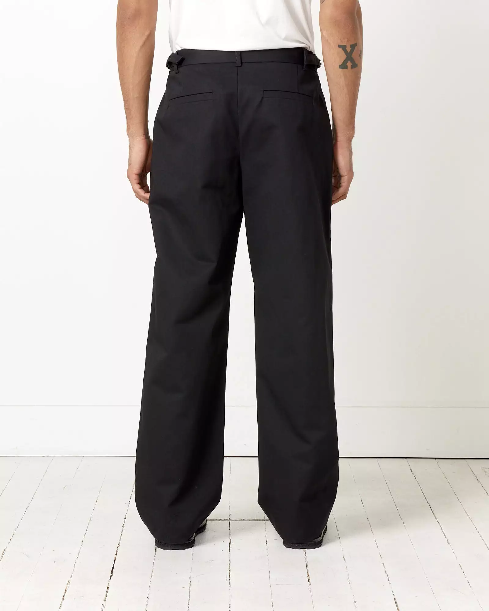 Le Pantalon Jean Trousers in Black