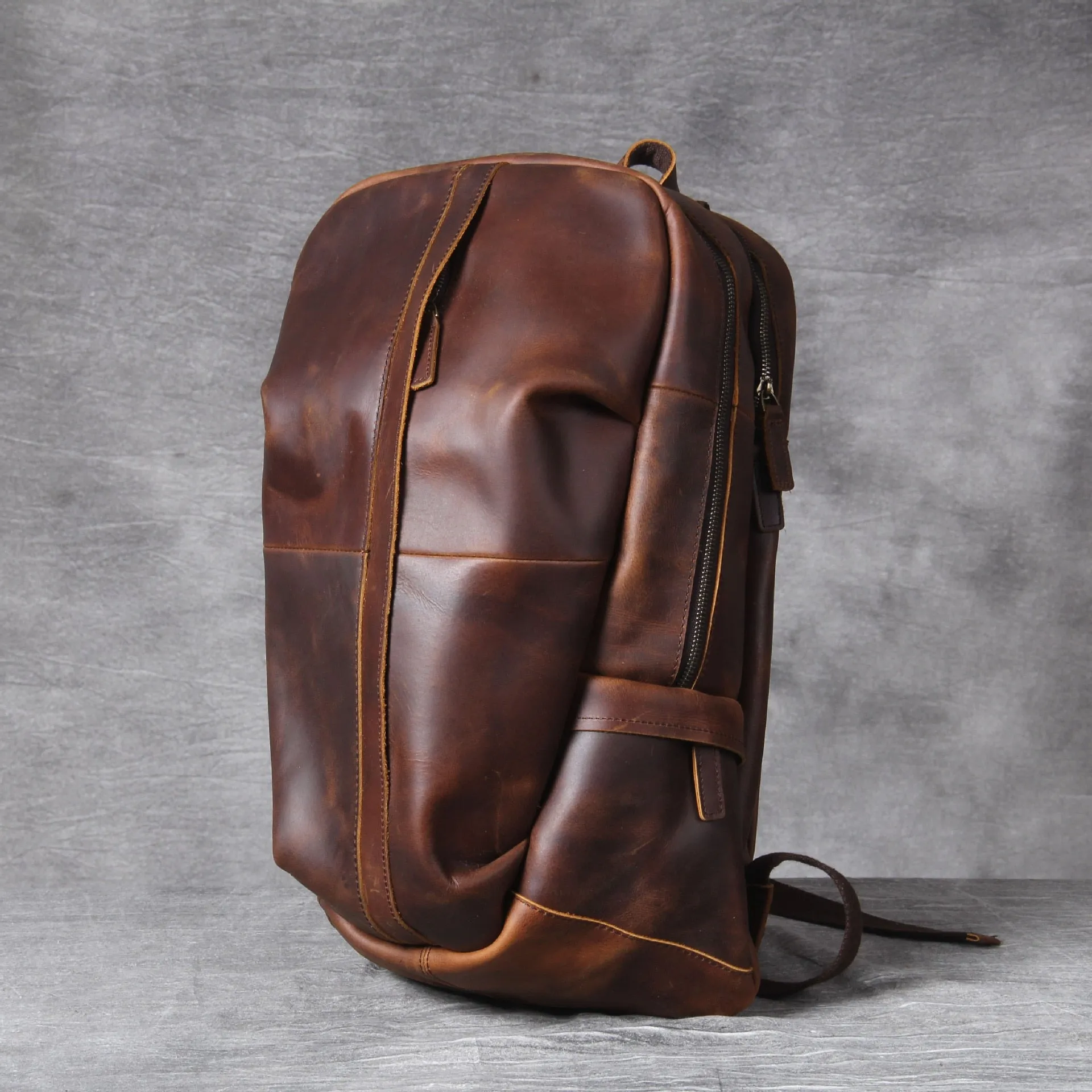 Men's Vintage Genuine Leather Large-capacity Laptop Travel Backpack