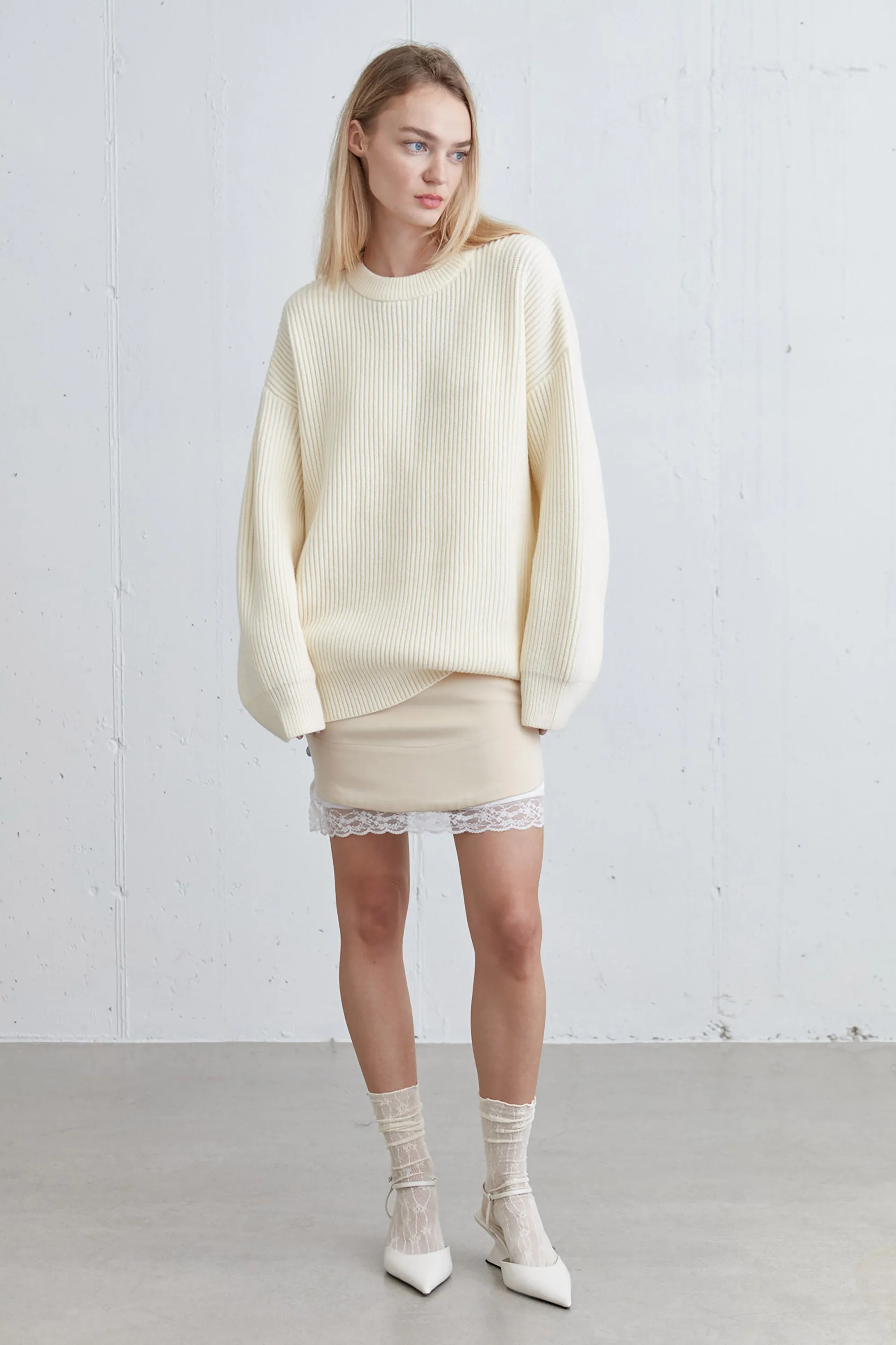 OVERSIZED CREWNECK SWEATER