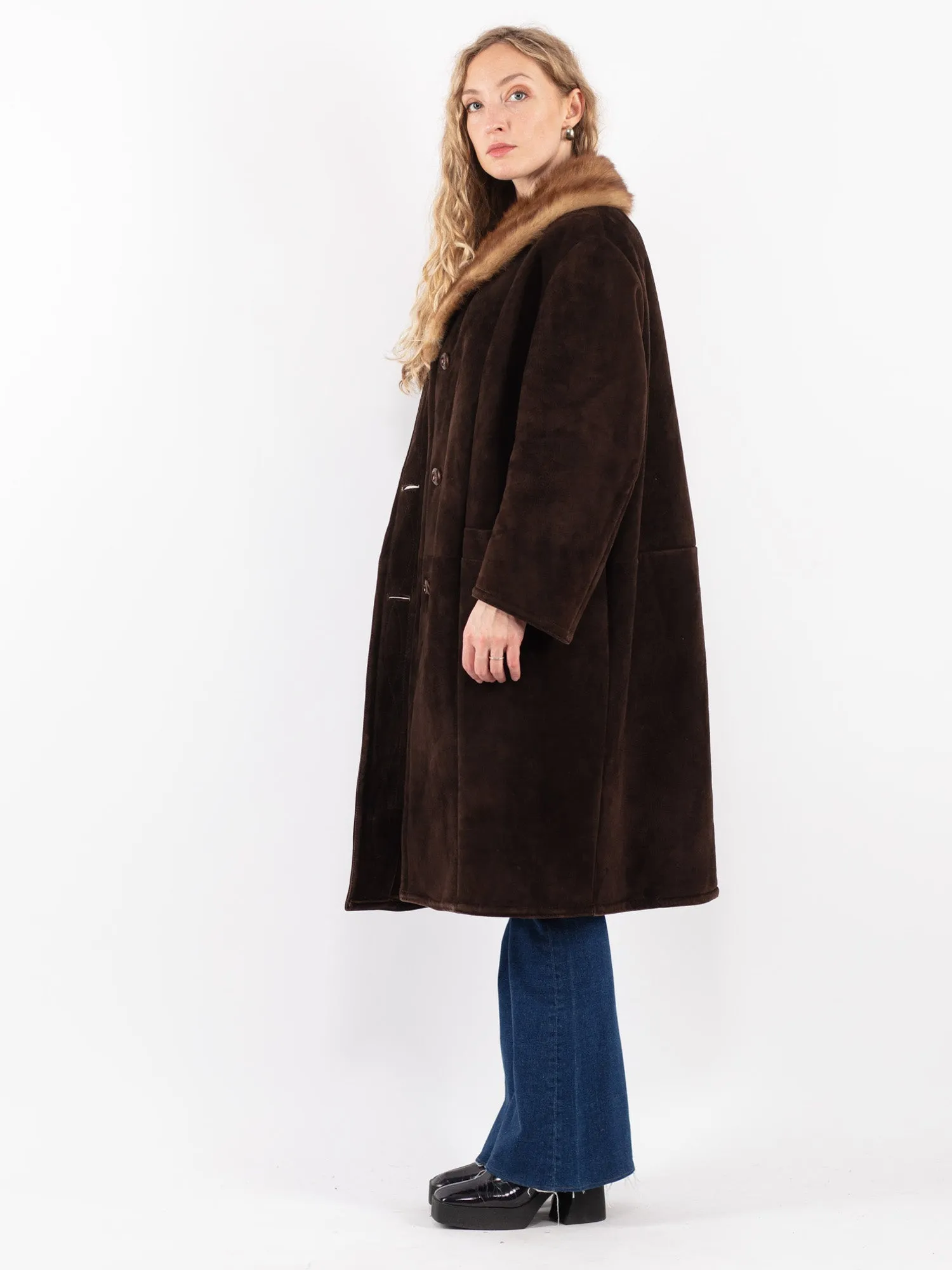 Vintage 70's Women Oversized Sheepskin Coat in Brown